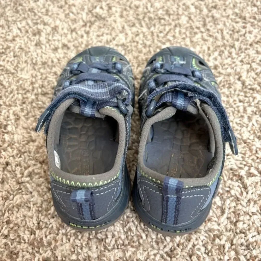 Size 9 / Toddler Boy Merrell Sandals